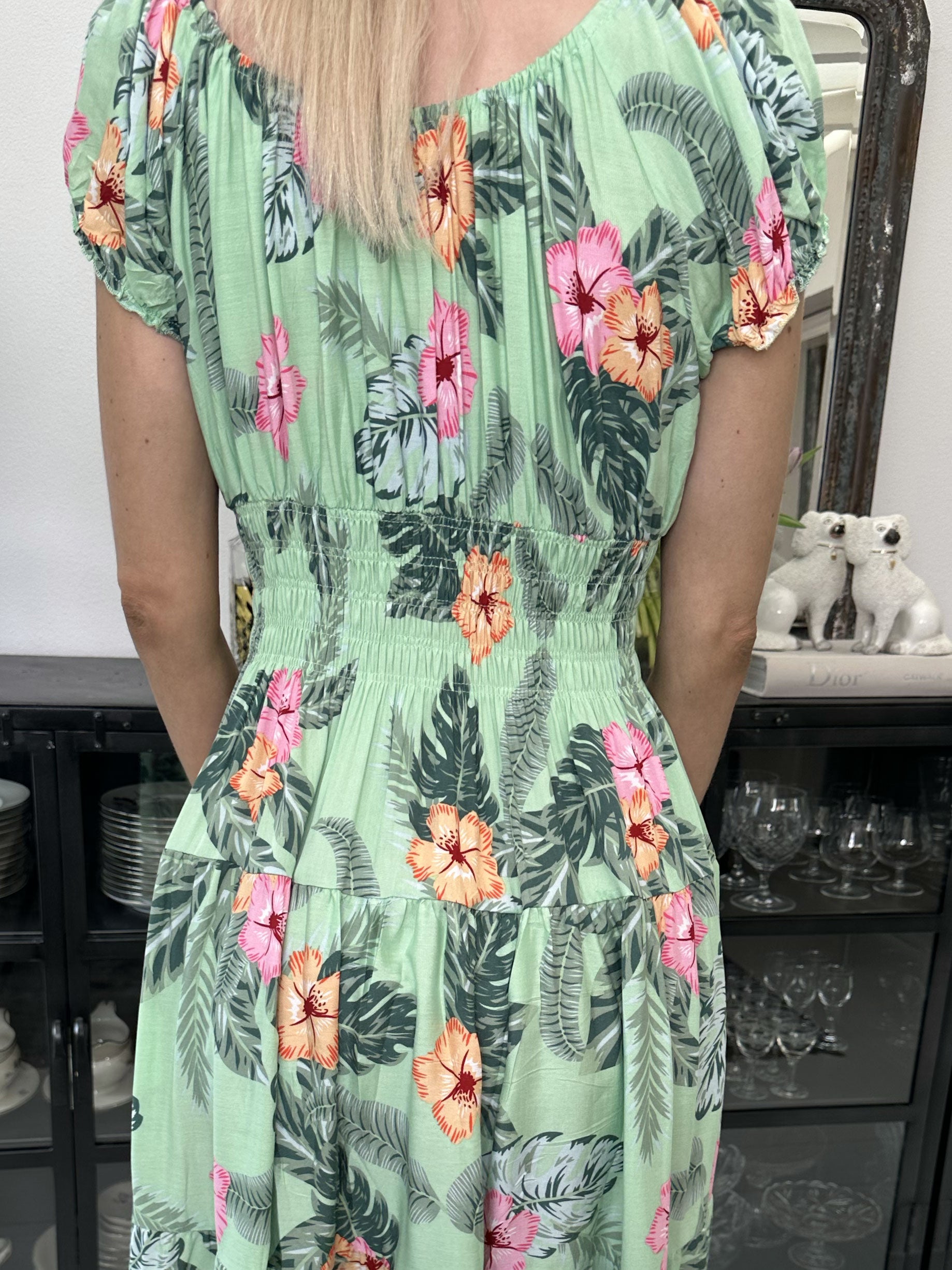 Finalia hawaii short - Sød kjole med hawaii blomster og elastik i taljen